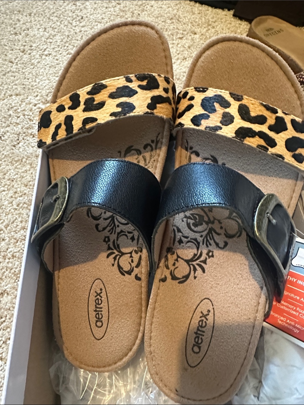Aetrex Daisy Leopard NWT 9.5